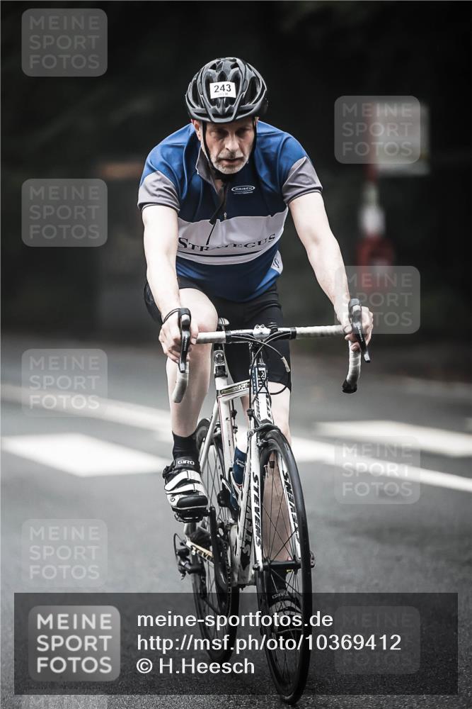 13.09.2026 - Stadtparktriathlon H.Heesch http://msf.ph/oto/10369412 13.09.2026 10:18:47 Radfahren 213, 243, 300, 330, 333, 368, 412 meine-sportfotos.de