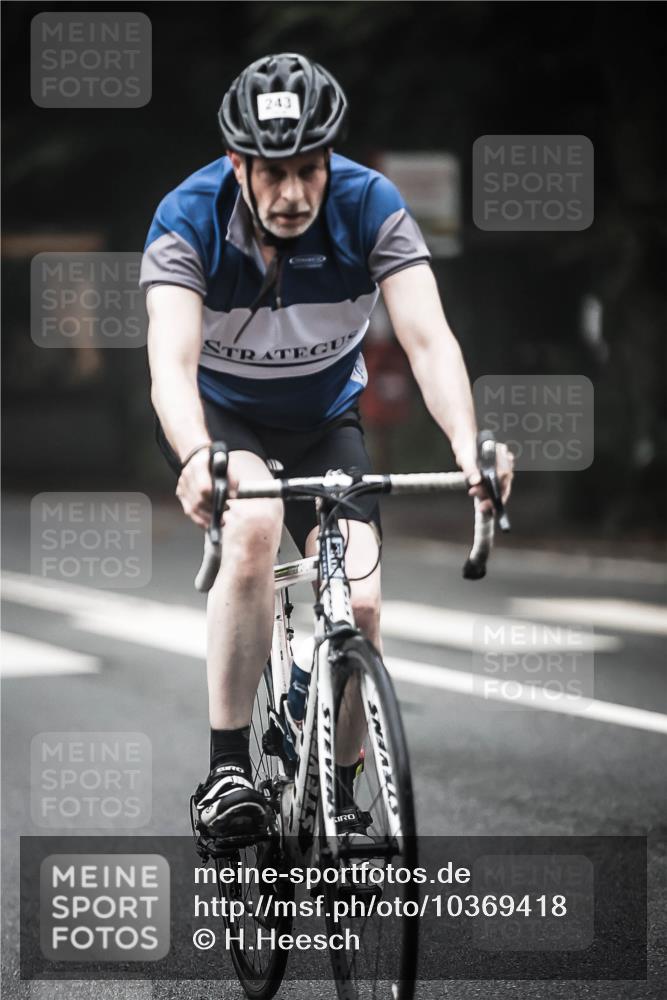 13.09.2026 - Stadtparktriathlon H.Heesch http://msf.ph/oto/10369418 13.09.2026 10:18:48 Radfahren 213, 243, 300, 330, 333, 368, 412 meine-sportfotos.de