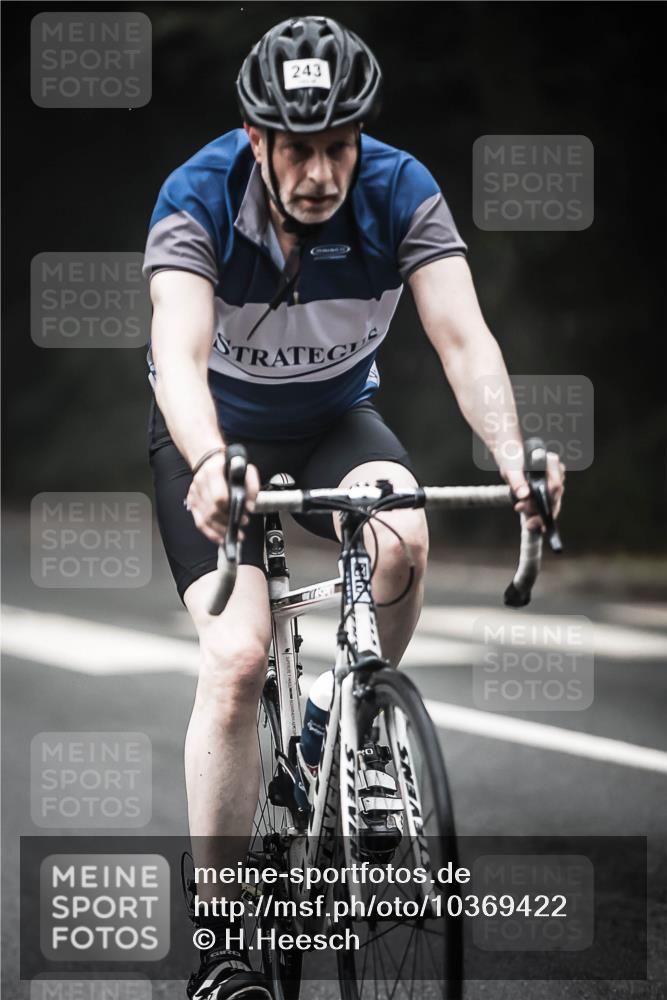 13.09.2026 - Stadtparktriathlon H.Heesch http://msf.ph/oto/10369422 13.09.2026 10:18:48 Radfahren 213, 243, 300, 330, 333, 368, 412 meine-sportfotos.de