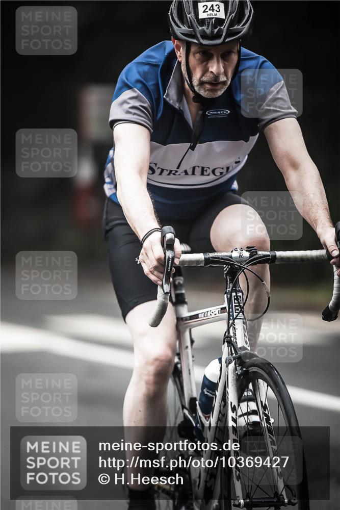13.09.2026 - Stadtparktriathlon H.Heesch http://msf.ph/oto/10369427 13.09.2026 10:18:48 Radfahren 213, 243, 300, 330, 333, 368, 412 meine-sportfotos.de