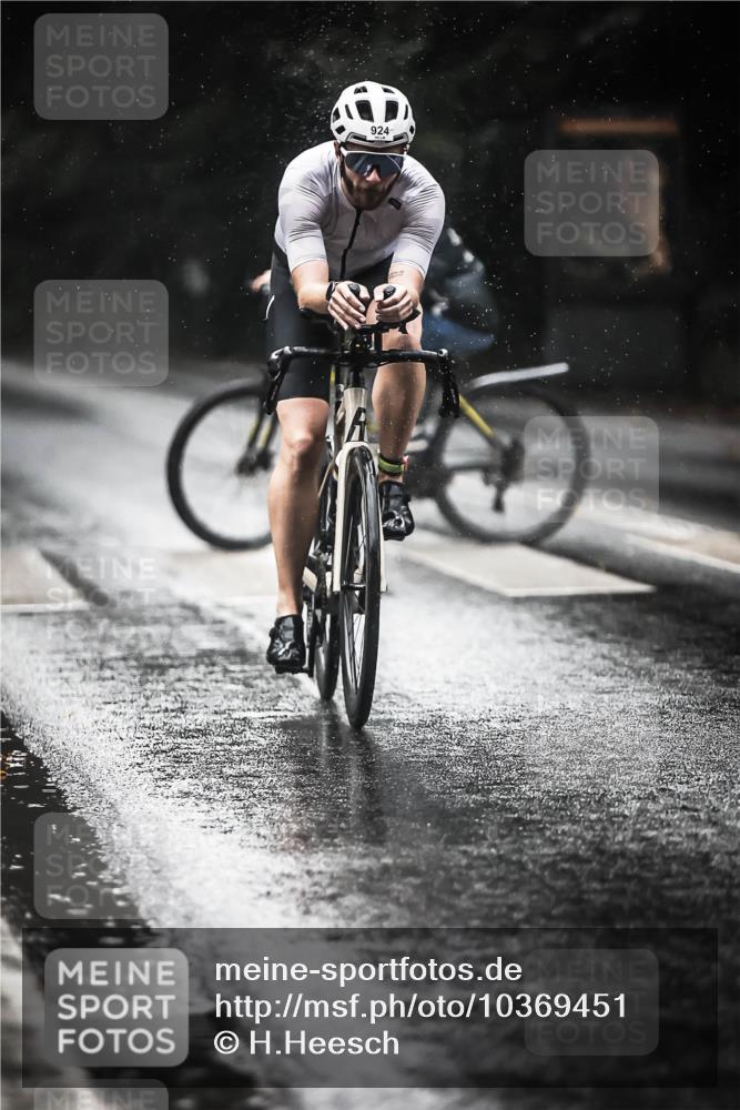 13.09.2026 - Stadtparktriathlon H.Heesch http://msf.ph/oto/10369451 13.09.2026 12:04:40 Radfahren 842, 924, 937 meine-sportfotos.de
