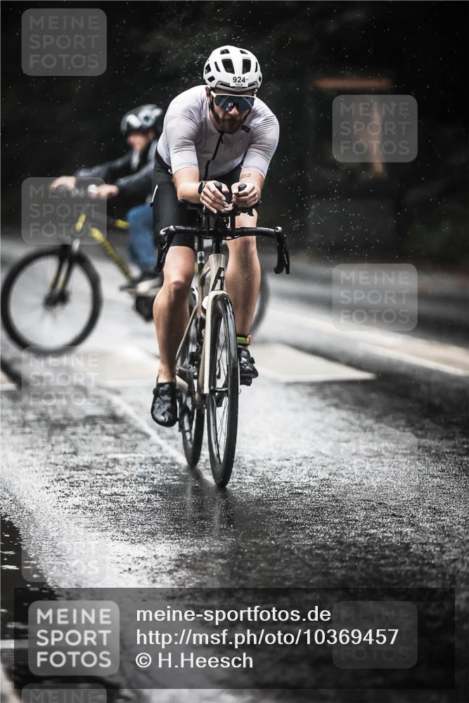 13.09.2026 - Stadtparktriathlon H.Heesch http://msf.ph/oto/10369457 13.09.2026 12:04:40 Radfahren 842, 924, 937 meine-sportfotos.de