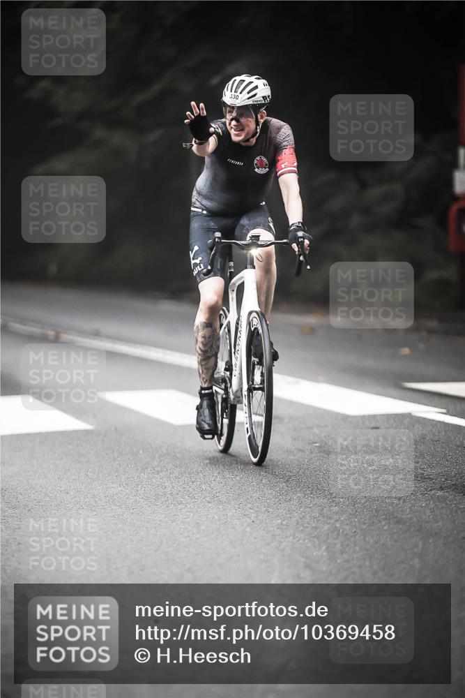 13.09.2026 - Stadtparktriathlon H.Heesch http://msf.ph/oto/10369458 13.09.2026 10:18:51 Radfahren 243, 330, 368, 412, 447 meine-sportfotos.de