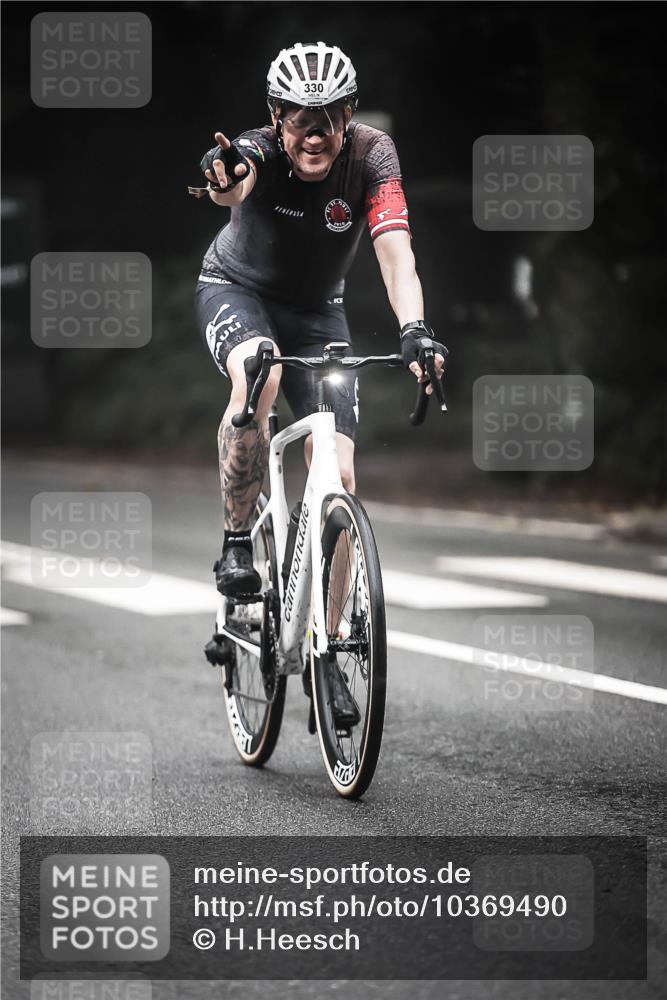 13.09.2026 - Stadtparktriathlon H.Heesch http://msf.ph/oto/10369490 13.09.2026 10:18:51 Radfahren 243, 330, 368, 412, 447 meine-sportfotos.de