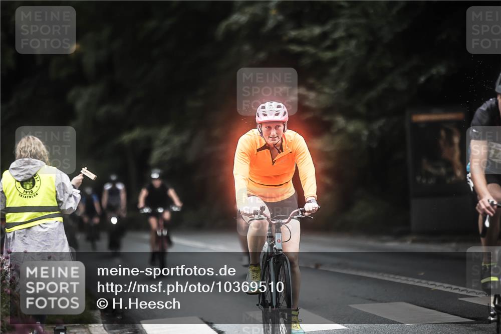 13.09.2026 - Stadtparktriathlon H.Heesch http://msf.ph/oto/10369510 13.09.2026 13:21:55 Radfahren 1226, 1287, 1316, 1343, 1385, 1406, 1453 meine-sportfotos.de