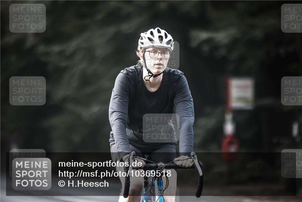 13.09.2026 - Stadtparktriathlon H.Heesch http://msf.ph/oto/10369518 13.09.2026 10:48:08 Radfahren 400, 471, 522, 546, 547 meine-sportfotos.de