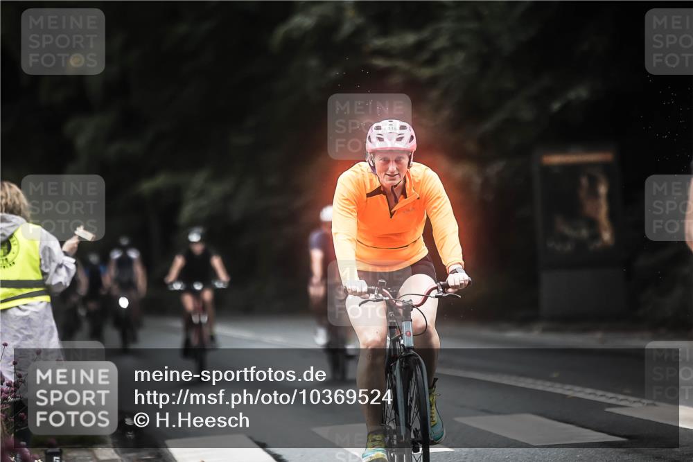 13.09.2026 - Stadtparktriathlon H.Heesch http://msf.ph/oto/10369524 13.09.2026 13:21:55 Radfahren 1226, 1287, 1316, 1343, 1385, 1406, 1453 meine-sportfotos.de