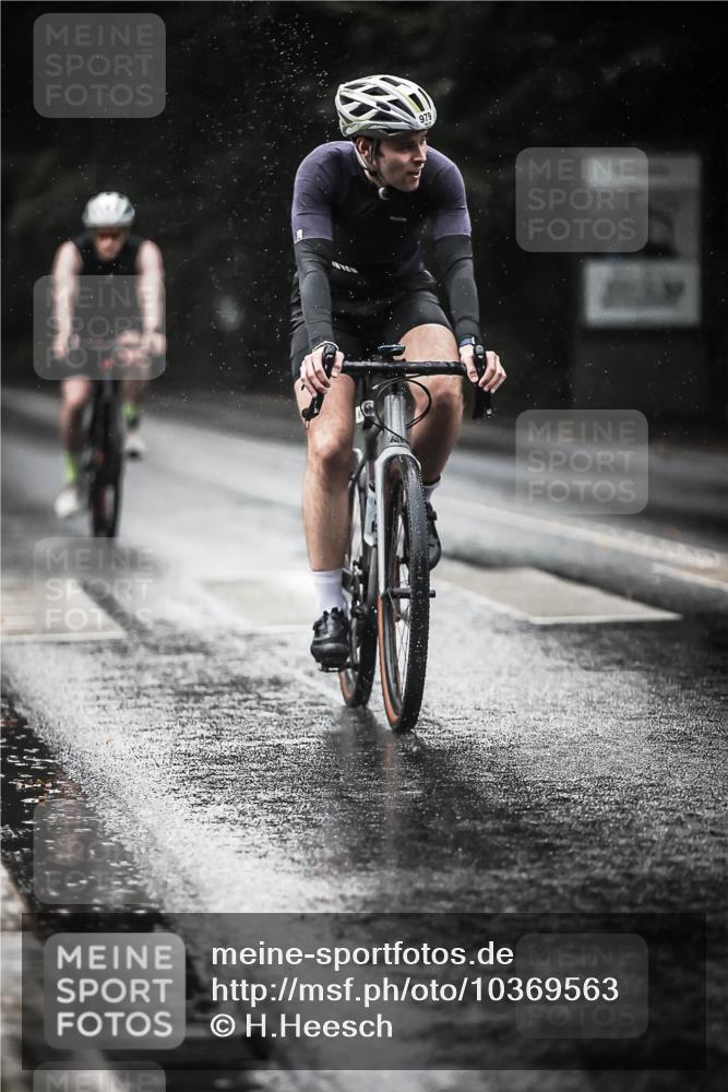 13.09.2026 - Stadtparktriathlon H.Heesch http://msf.ph/oto/10369563 13.09.2026 12:04:50 Radfahren 858, 937, 979 meine-sportfotos.de