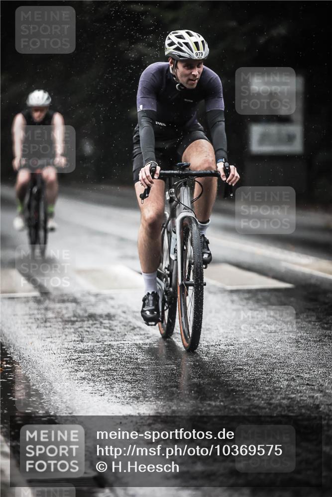 13.09.2026 - Stadtparktriathlon H.Heesch http://msf.ph/oto/10369575 13.09.2026 12:04:50 Radfahren 858, 937, 979 meine-sportfotos.de