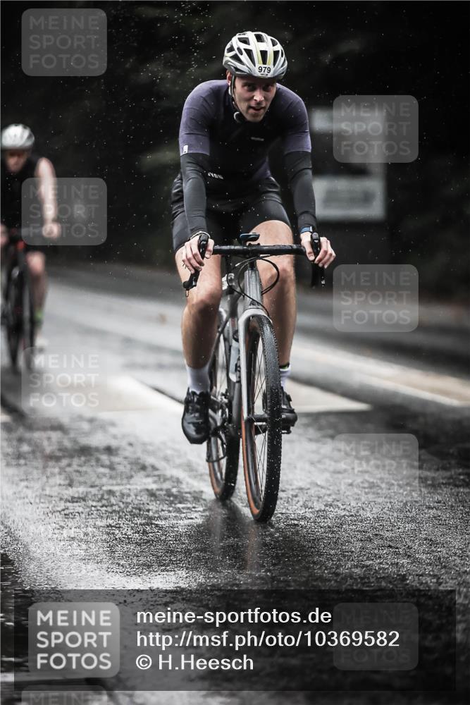 13.09.2026 - Stadtparktriathlon H.Heesch http://msf.ph/oto/10369582 13.09.2026 12:04:50 Radfahren 858, 937, 979 meine-sportfotos.de