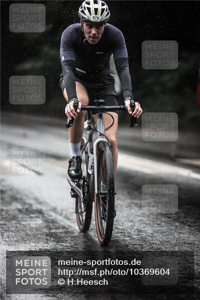 13.09.2026 - Stadtparktriathlon H.Heesch http://msf.ph/oto/10369604 13.09.2026 12:04:50 Radfahren 858, 937, 979 meine-sportfotos.de