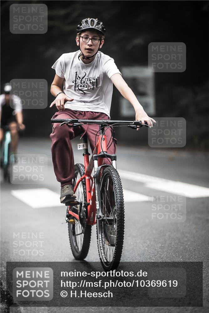 13.09.2026 - Stadtparktriathlon H.Heesch http://msf.ph/oto/10369619 13.09.2026 10:19:02 Radfahren 255, 274, 309, 378, 447, 465 meine-sportfotos.de