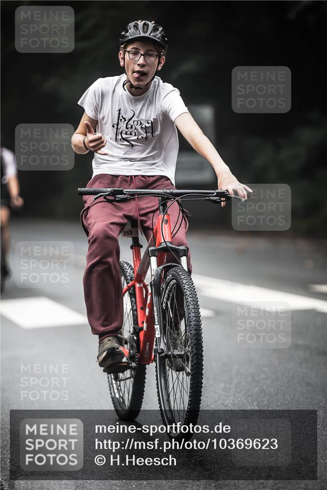 13.09.2026 - Stadtparktriathlon H.Heesch http://msf.ph/oto/10369623 13.09.2026 10:19:02 Radfahren 255, 274, 309, 378, 447, 465 meine-sportfotos.de