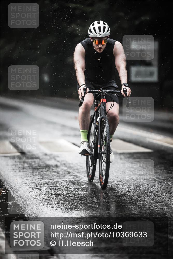 13.09.2026 - Stadtparktriathlon H.Heesch http://msf.ph/oto/10369633 13.09.2026 12:04:52 Radfahren 858, 937, 979 meine-sportfotos.de