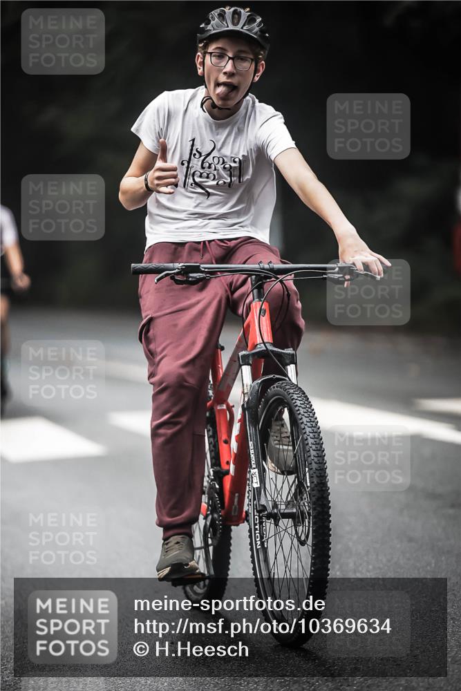 13.09.2026 - Stadtparktriathlon H.Heesch http://msf.ph/oto/10369634 13.09.2026 10:19:02 Radfahren 255, 274, 309, 378, 447, 465 meine-sportfotos.de