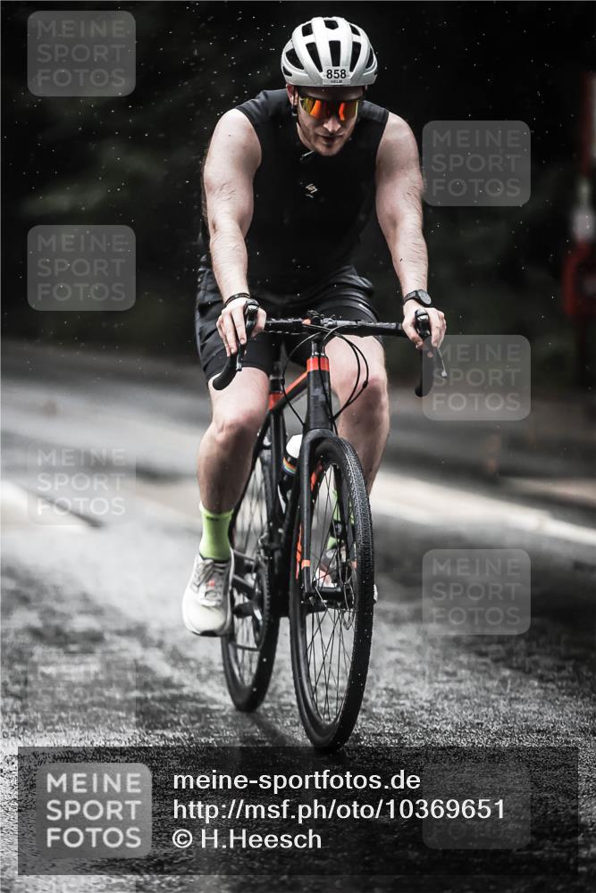 13.09.2026 - Stadtparktriathlon H.Heesch http://msf.ph/oto/10369651 13.09.2026 12:04:52 Radfahren 858, 937, 979 meine-sportfotos.de