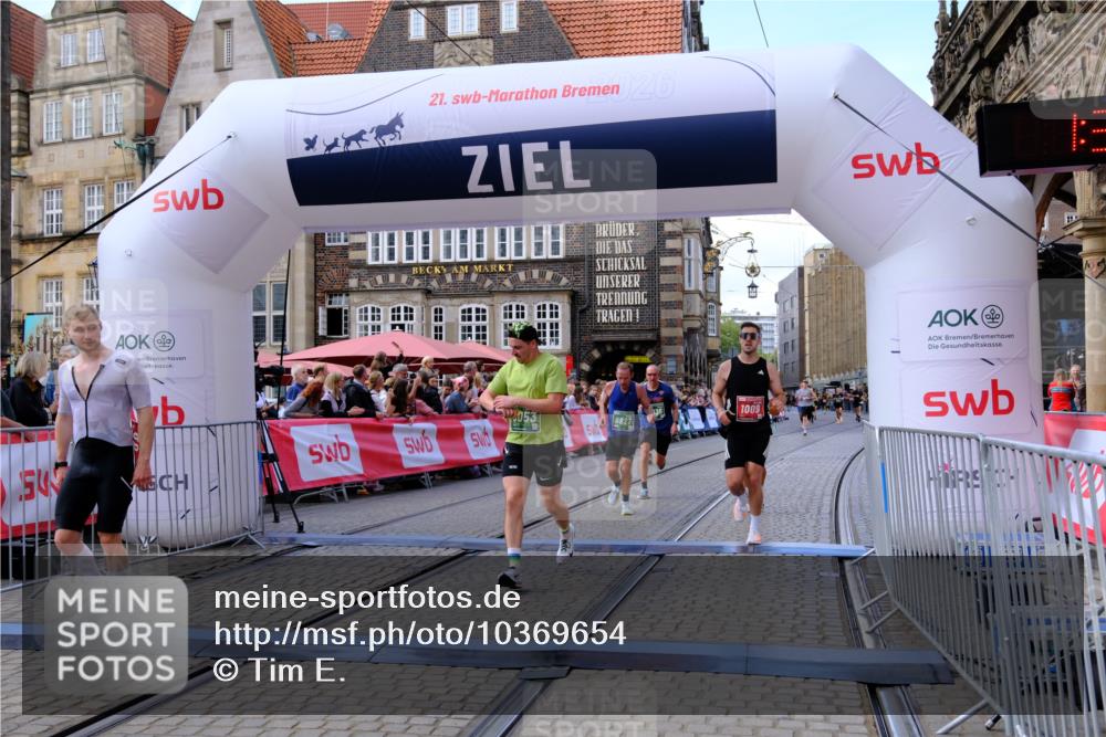 13.09.2026 - 21. swb-Marathon Bremen Tim E. http://msf.ph/oto/10369654 13.09.2026 13:07:31 Ziel 1540, 1863, 3043, 3118, 4808, 6053, 7636, 7876, 8980, 9927 meine-sportfotos.de