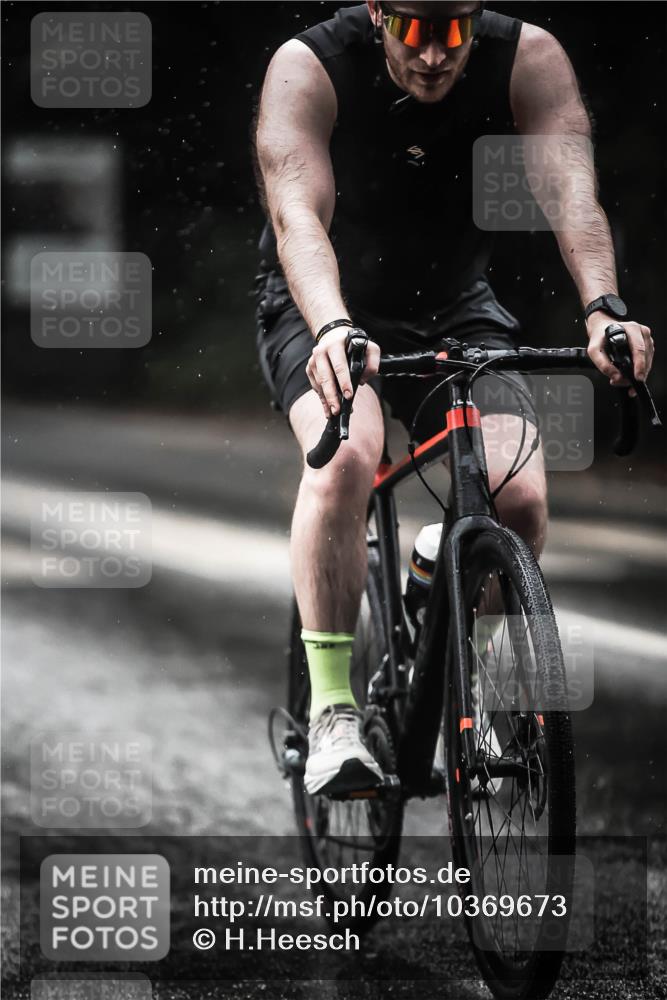 13.09.2026 - Stadtparktriathlon H.Heesch http://msf.ph/oto/10369673 13.09.2026 12:04:52 Radfahren 858, 937, 979 meine-sportfotos.de