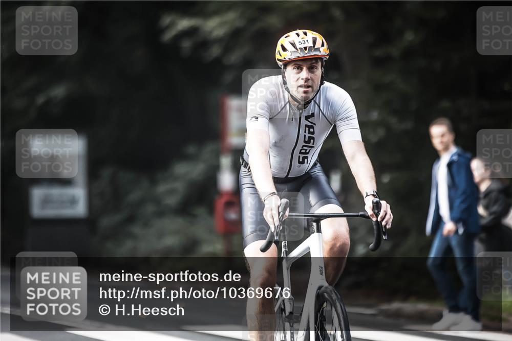 13.09.2026 - Stadtparktriathlon H.Heesch http://msf.ph/oto/10369676 13.09.2026 10:48:29 Radfahren 362, 390, 531, 538 meine-sportfotos.de