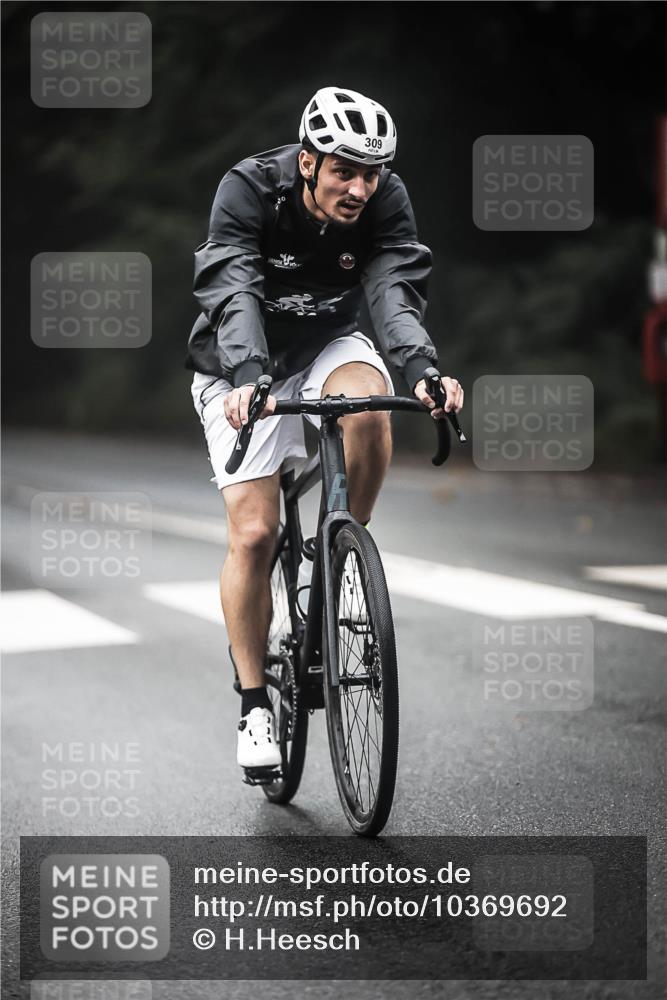 13.09.2026 - Stadtparktriathlon H.Heesch http://msf.ph/oto/10369692 13.09.2026 10:19:06 Radfahren 247, 255, 274, 309, 465 meine-sportfotos.de