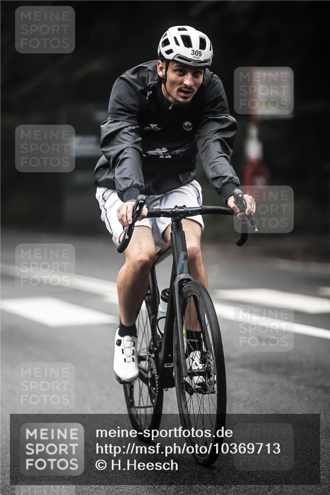 13.09.2026 - Stadtparktriathlon H.Heesch http://msf.ph/oto/10369713 13.09.2026 10:19:06 Radfahren 247, 255, 274, 309, 465 meine-sportfotos.de