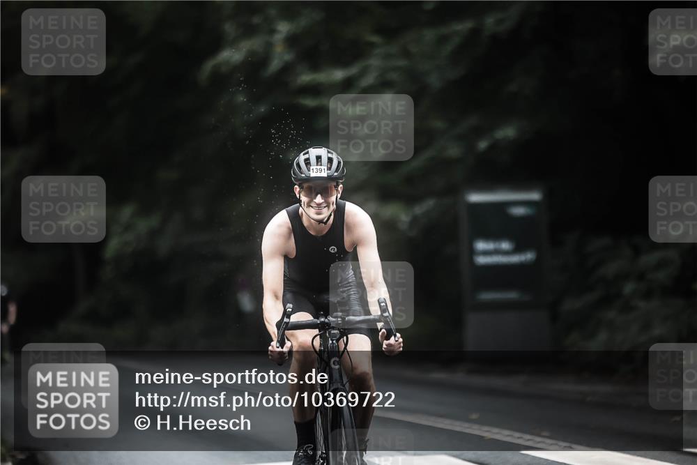 13.09.2026 - Stadtparktriathlon H.Heesch http://msf.ph/oto/10369722 13.09.2026 13:22:14 Radfahren 1257, 1360, 1391 meine-sportfotos.de