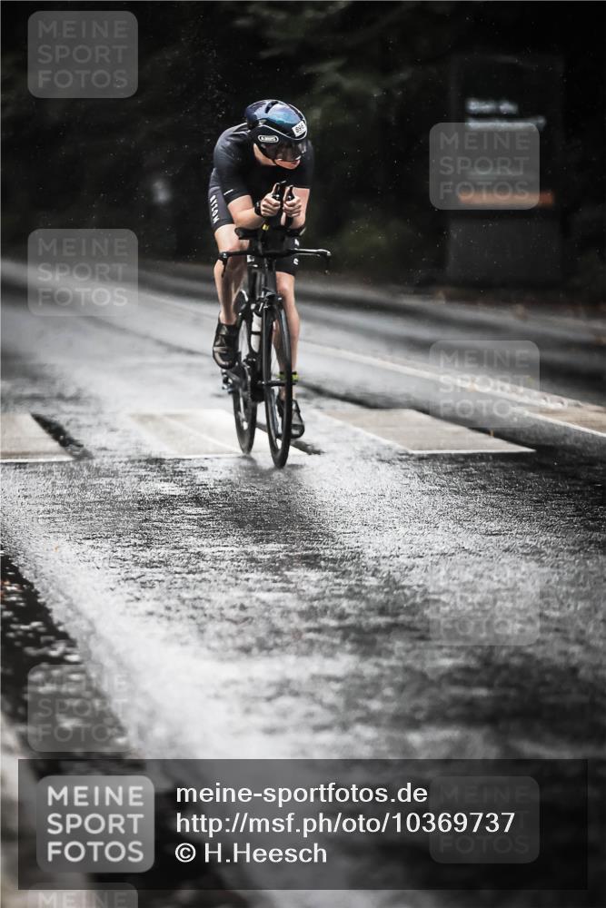 13.09.2026 - Stadtparktriathlon H.Heesch http://msf.ph/oto/10369737 13.09.2026 12:05:02 Radfahren 877, 896, 932 meine-sportfotos.de