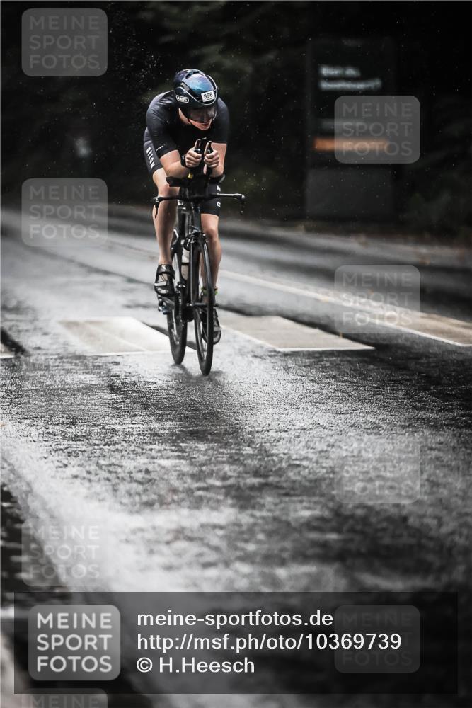 13.09.2026 - Stadtparktriathlon H.Heesch http://msf.ph/oto/10369739 13.09.2026 12:05:02 Radfahren 877, 896, 932 meine-sportfotos.de