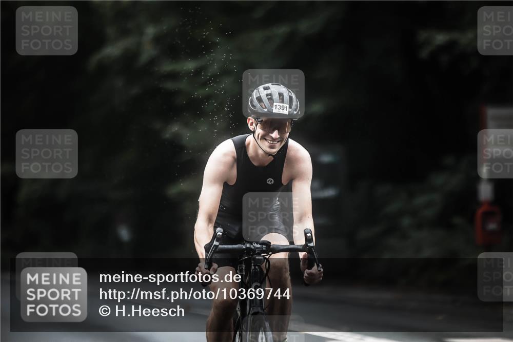 13.09.2026 - Stadtparktriathlon H.Heesch http://msf.ph/oto/10369744 13.09.2026 13:22:14 Radfahren 1257, 1360, 1391 meine-sportfotos.de