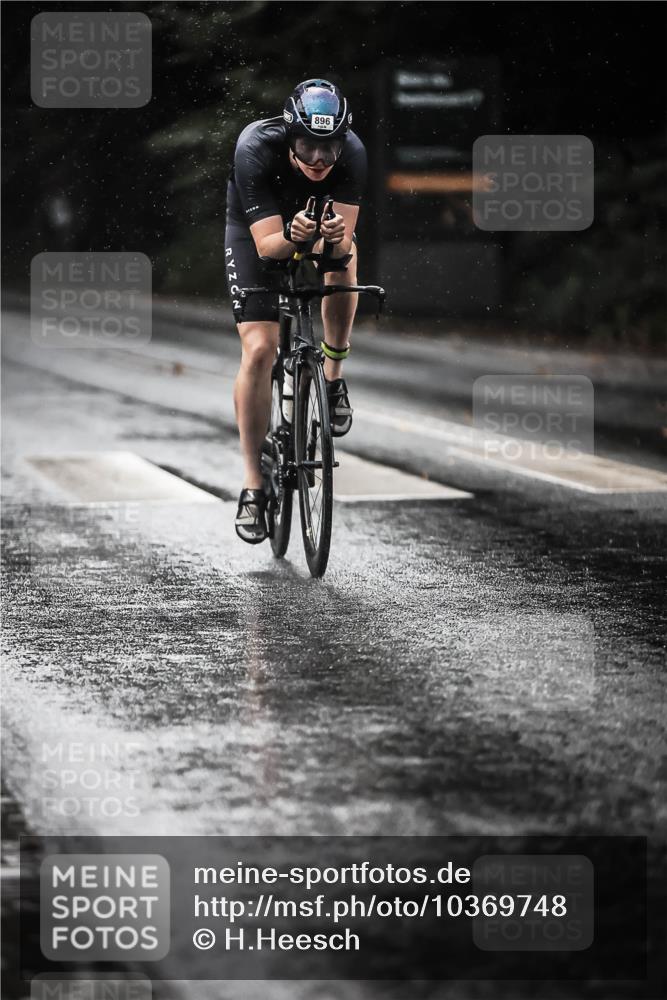 13.09.2026 - Stadtparktriathlon H.Heesch http://msf.ph/oto/10369748 13.09.2026 12:05:02 Radfahren 877, 896, 932 meine-sportfotos.de