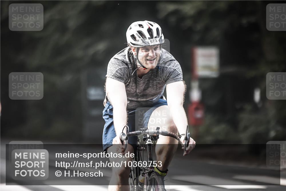 13.09.2026 - Stadtparktriathlon H.Heesch http://msf.ph/oto/10369753 13.09.2026 10:48:51 Radfahren 451, 573 meine-sportfotos.de