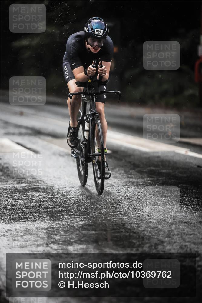 13.09.2026 - Stadtparktriathlon H.Heesch http://msf.ph/oto/10369762 13.09.2026 12:05:02 Radfahren 877, 896, 932 meine-sportfotos.de