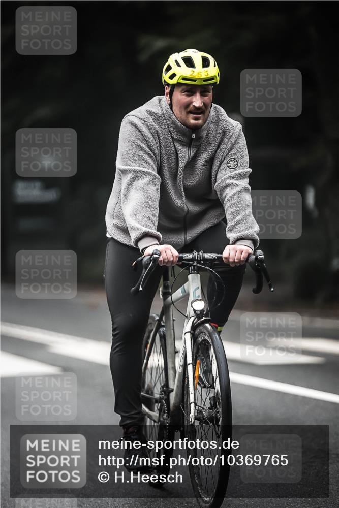 13.09.2026 - Stadtparktriathlon H.Heesch http://msf.ph/oto/10369765 13.09.2026 10:19:09 Radfahren 247, 254, 274, 309, 465 meine-sportfotos.de