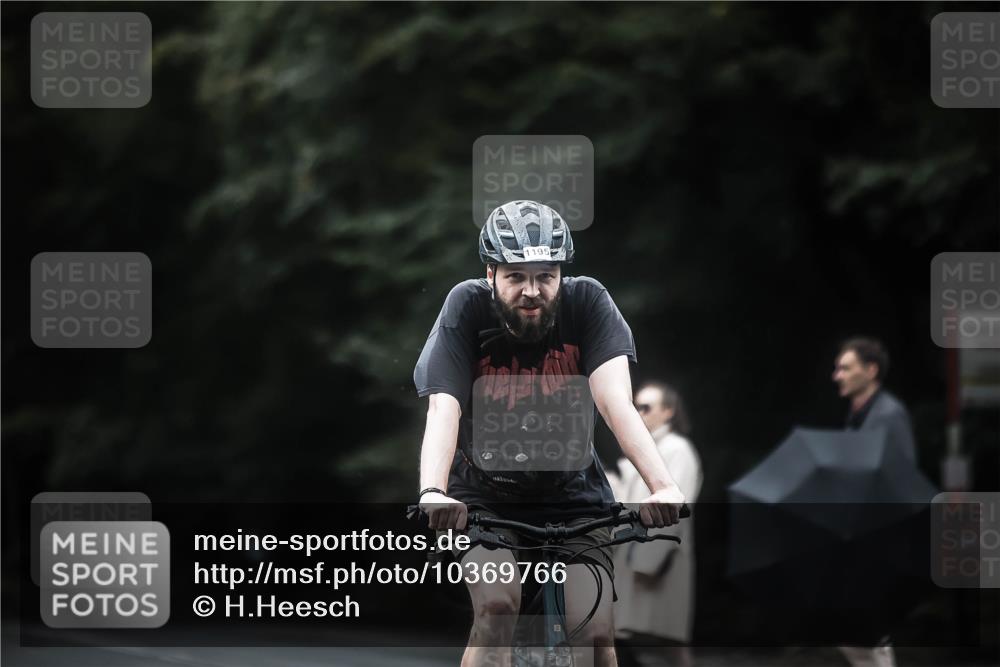 13.09.2026 - Stadtparktriathlon H.Heesch http://msf.ph/oto/10369766 13.09.2026 13:22:23 Radfahren 1195 meine-sportfotos.de