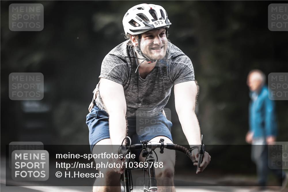 13.09.2026 - Stadtparktriathlon H.Heesch http://msf.ph/oto/10369768 13.09.2026 10:48:51 Radfahren 451, 573 meine-sportfotos.de