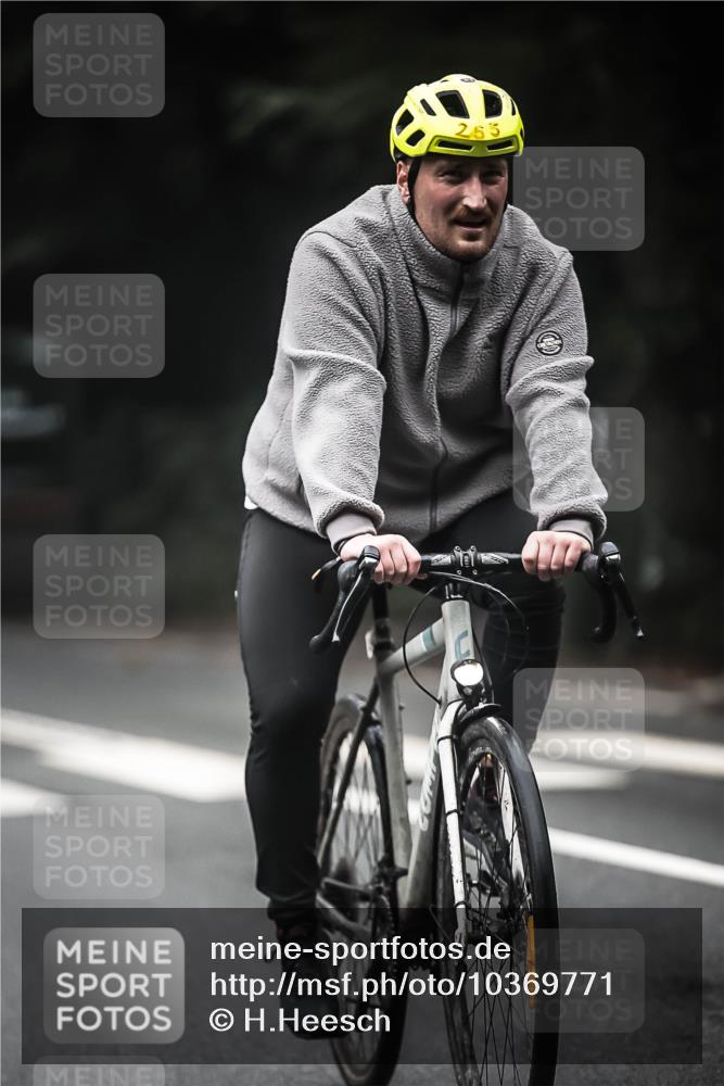 13.09.2026 - Stadtparktriathlon H.Heesch http://msf.ph/oto/10369771 13.09.2026 10:19:09 Radfahren 247, 254, 274, 309, 465 meine-sportfotos.de