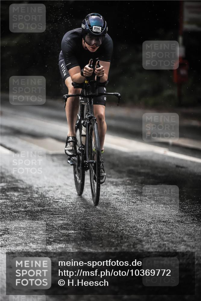 13.09.2026 - Stadtparktriathlon H.Heesch http://msf.ph/oto/10369772 13.09.2026 12:05:02 Radfahren 877, 896, 932 meine-sportfotos.de