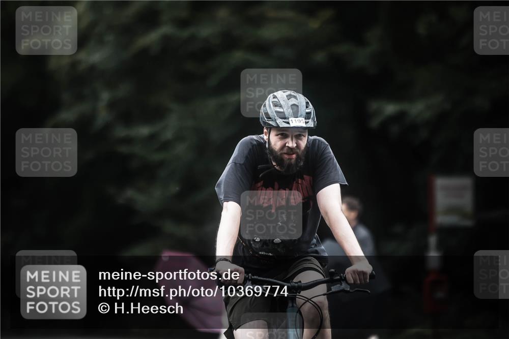 13.09.2026 - Stadtparktriathlon H.Heesch http://msf.ph/oto/10369774 13.09.2026 13:22:23 Radfahren 1195 meine-sportfotos.de