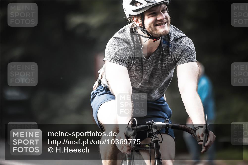 13.09.2026 - Stadtparktriathlon H.Heesch http://msf.ph/oto/10369775 13.09.2026 10:48:52 Radfahren 404, 451, 573 meine-sportfotos.de