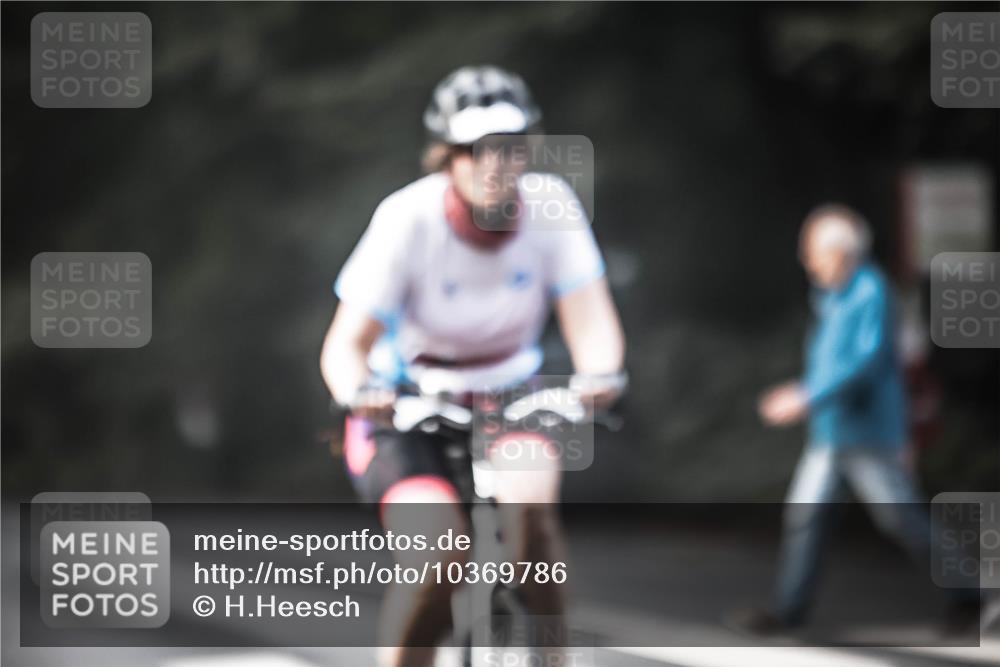 13.09.2026 - Stadtparktriathlon H.Heesch http://msf.ph/oto/10369786 13.09.2026 10:48:53 Radfahren 404, 451, 573 meine-sportfotos.de
