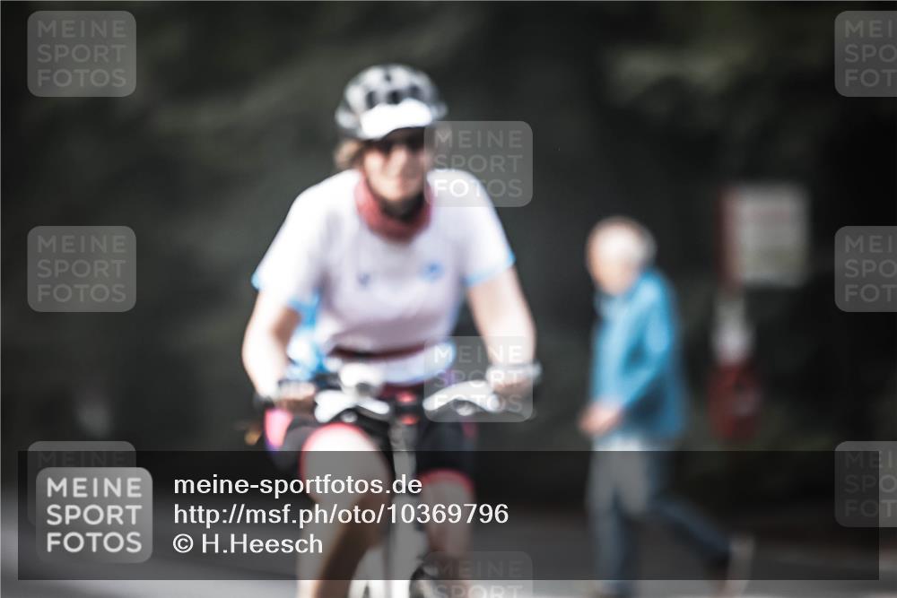 13.09.2026 - Stadtparktriathlon H.Heesch http://msf.ph/oto/10369796 13.09.2026 10:48:53 Radfahren 404, 451, 573 meine-sportfotos.de