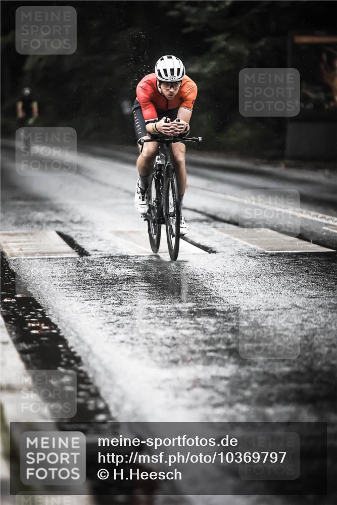 13.09.2026 - Stadtparktriathlon H.Heesch http://msf.ph/oto/10369797 13.09.2026 12:05:05 Radfahren 877, 896, 932, 974 meine-sportfotos.de