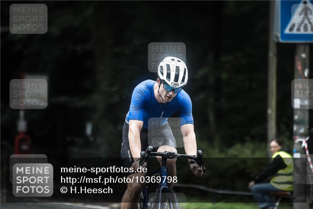 13.09.2026 - Stadtparktriathlon H.Heesch http://msf.ph/oto/10369798 13.09.2026 13:22:38 Radfahren 1366, 1474 meine-sportfotos.de