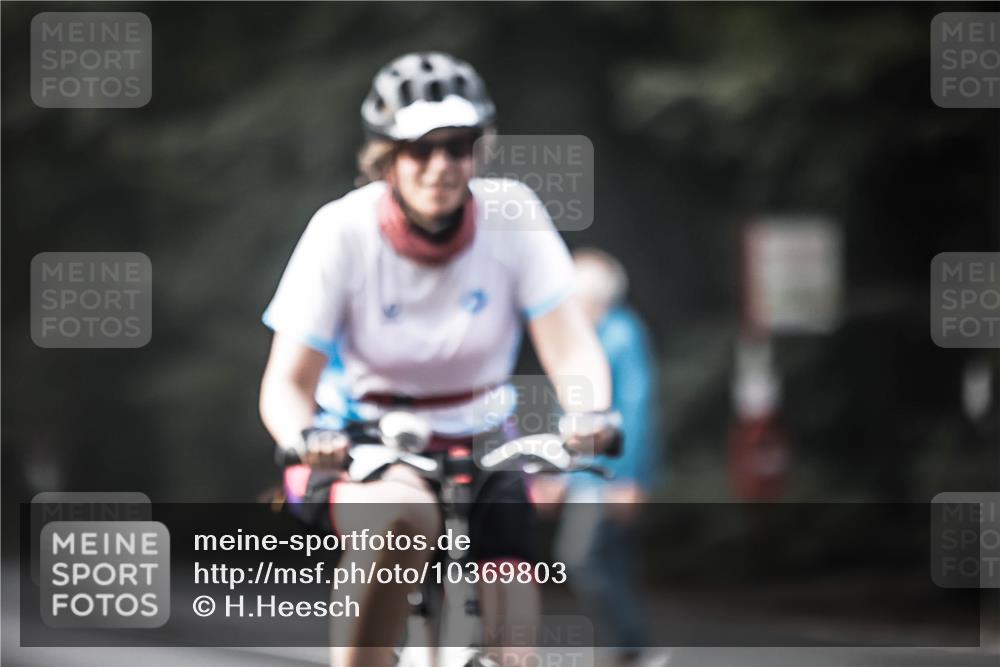 13.09.2026 - Stadtparktriathlon H.Heesch http://msf.ph/oto/10369803 13.09.2026 10:48:53 Radfahren 404, 451, 573 meine-sportfotos.de