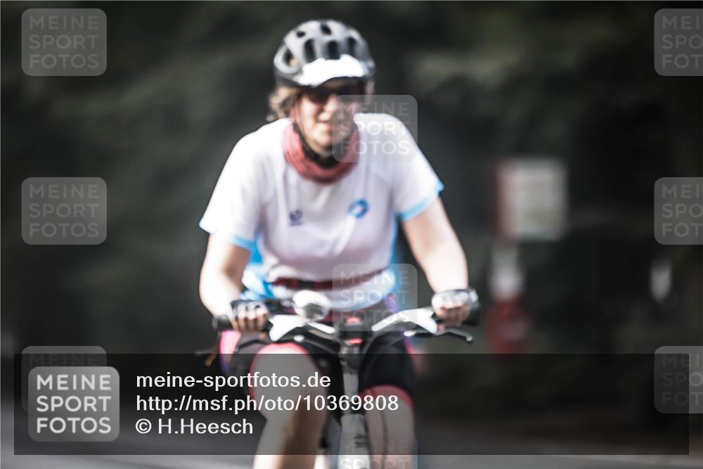 13.09.2026 - Stadtparktriathlon H.Heesch http://msf.ph/oto/10369808 13.09.2026 10:48:53 Radfahren 404, 451, 573 meine-sportfotos.de