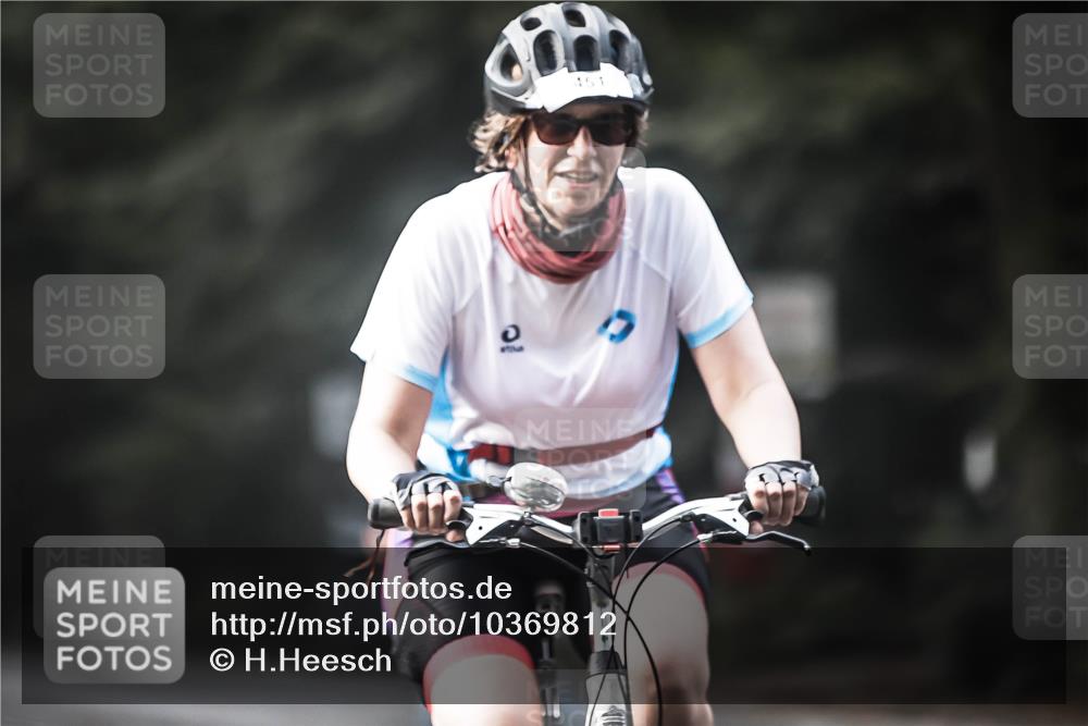 13.09.2026 - Stadtparktriathlon H.Heesch http://msf.ph/oto/10369812 13.09.2026 10:48:53 Radfahren 404, 451, 573 meine-sportfotos.de