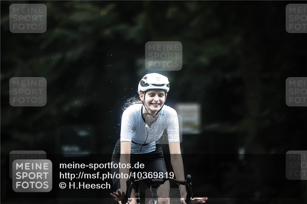 13.09.2026 - Stadtparktriathlon H.Heesch http://msf.ph/oto/10369819 13.09.2026 13:22:42 Radfahren 1261, 1312, 1366, 1474 meine-sportfotos.de