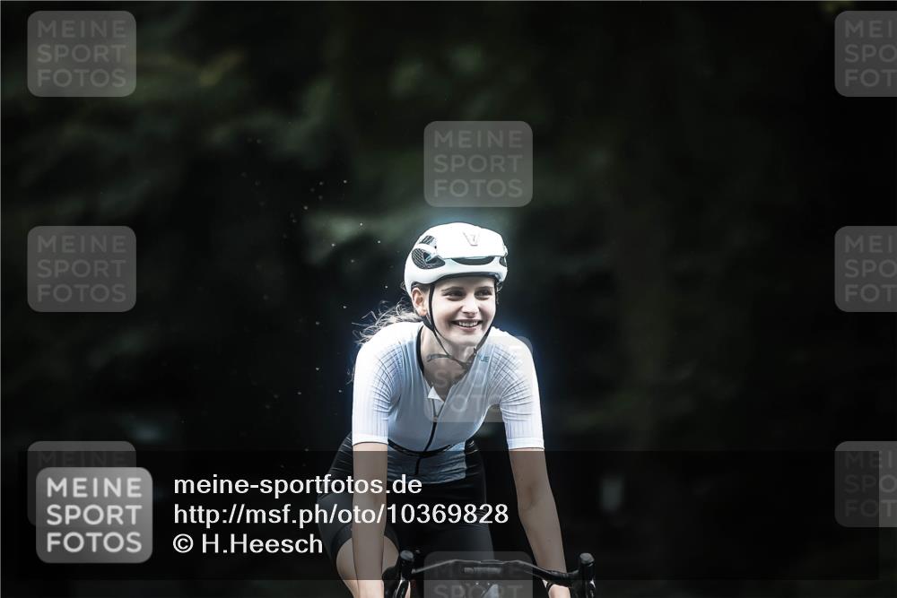 13.09.2026 - Stadtparktriathlon H.Heesch http://msf.ph/oto/10369828 13.09.2026 13:22:43 Radfahren 1261, 1312, 1366, 1474 meine-sportfotos.de