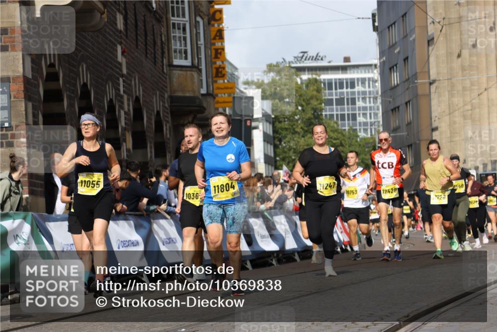 13.09.2026 - 21. swb-Marathon Bremen Strokosch-Dieckow http://msf.ph/oto/10369838 13.09.2026 11:00:59 Ziel 10263, 10272, 10275, 10306, 10369, 10857, 11162, 11180, 11343, 11475, 11556, 11687, 11708, 11769, 11797, 11819, 11838, 11959, 12018, 12397, 12430, 10428, 10639, 10892, 10964, 10965, 11049, 11116, 11260, 11428, 11681, 11682, 11751, 11816, 11850, 12085, 12241, 12245, 12283 meine-sportfotos.de