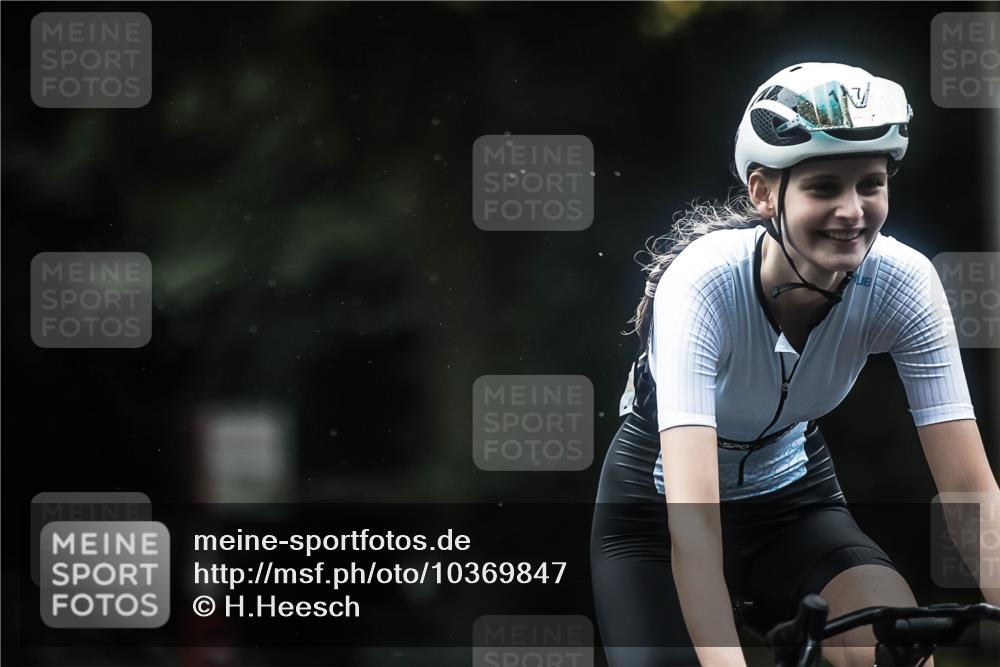 13.09.2026 - Stadtparktriathlon H.Heesch http://msf.ph/oto/10369847 13.09.2026 13:22:43 Radfahren 1261, 1312, 1366, 1474 meine-sportfotos.de
